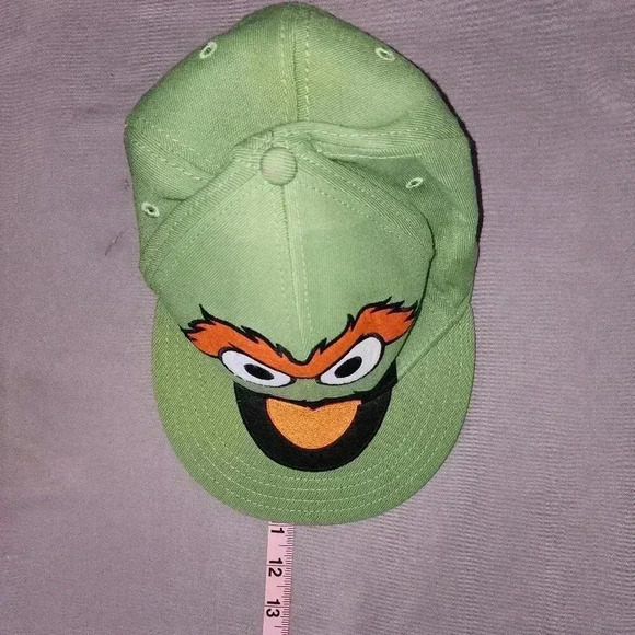 Sesame Street Oscar the Grouch hat - Picture 6 of 6